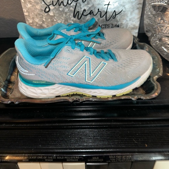 New Balance Fresh Foam 880 Womens Running Shoes Gray Athletic Sneakers Size 7.5 - Picture 1 of 7